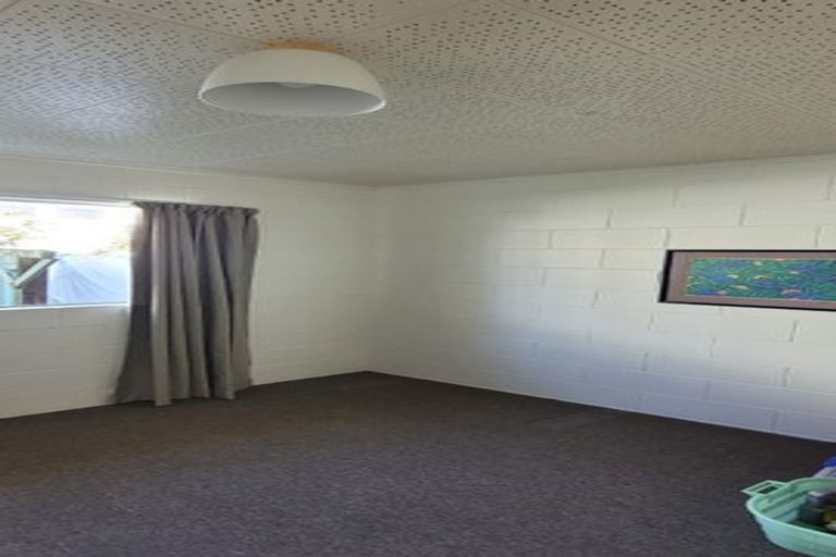 Photo of property in 74b Barrett Street, Westown, New Plymouth, 4310