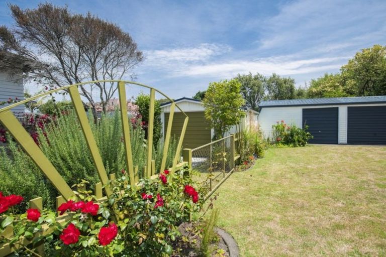 Photo of property in 195 Cobden Street, Gisborne, 4010