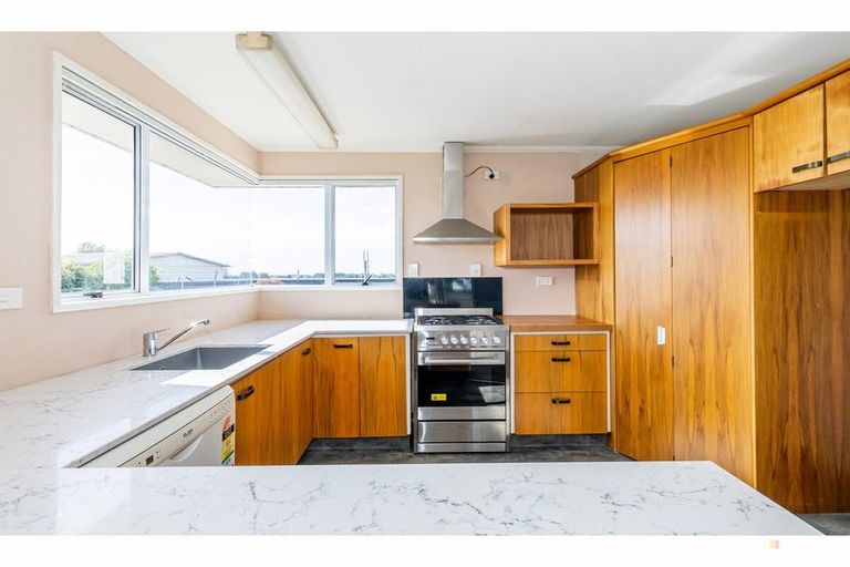 Photo of property in 19 Timaru Road, Waimate, 7924