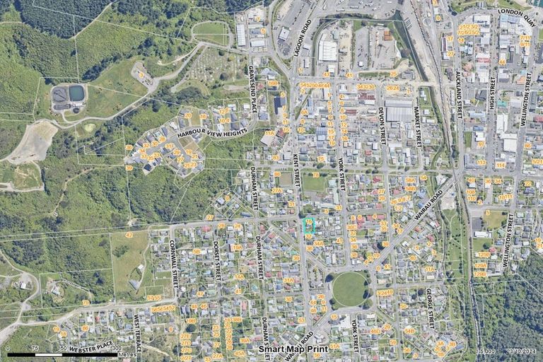 Photo of property in 16 Buller Street, Picton, 7220