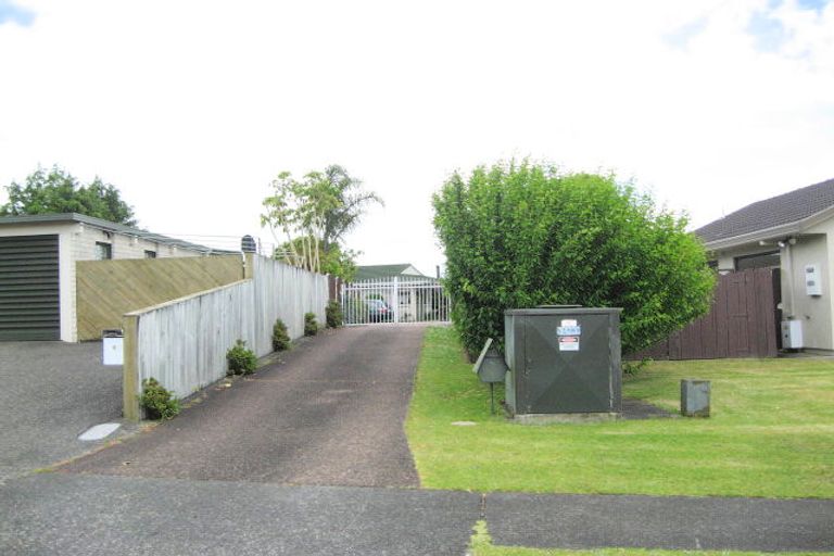 Photo of property in 3 Syntax Place, Conifer Grove, Takanini, 2112
