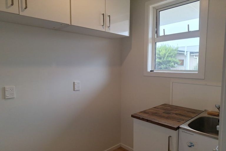 Photo of property in 15 Matuku Street, Heretaunga, Upper Hutt, 5018