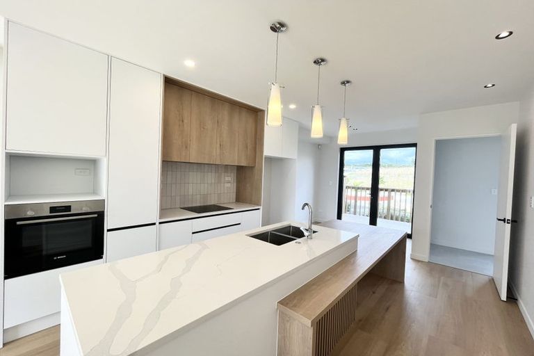 Photo of property in 11 Heketara Way, Massey, Auckland, 0614