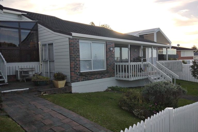 Photo of property in 1/8 Pupuke Road, Hillcrest, Auckland, 0627