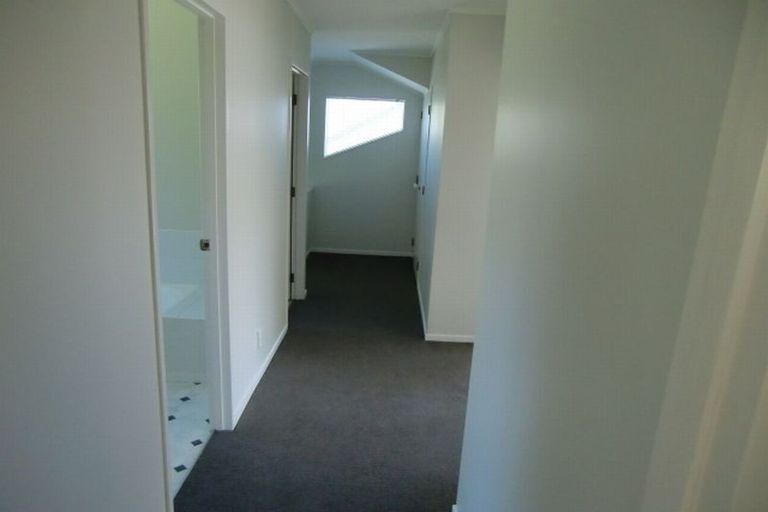 Photo of property in 2/15 Mandica Place, Sunnynook, Auckland, 0632