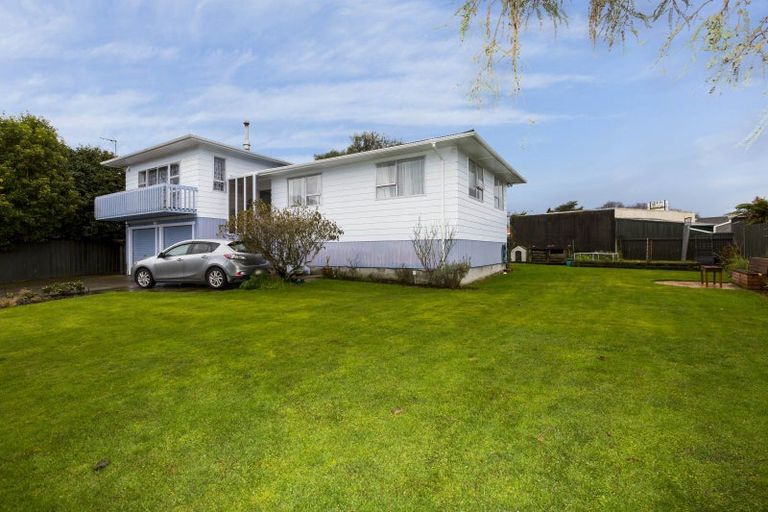 Photo of property in 19 Haylock Grove, Totara Park, Upper Hutt, 5018