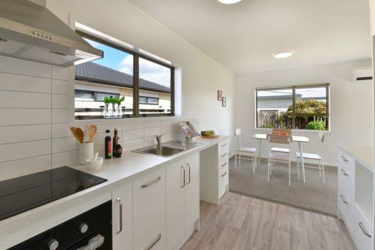Photo of property in 2/26 Hatton Road, Orewa, 0931