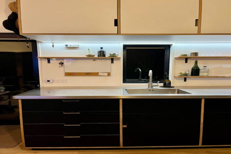 Photo of property in 123 Clarendon Terrace, Woolston, Christchurch, 8023