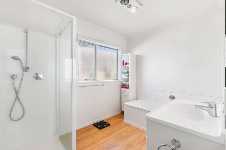 Photo of property in 67a Beach Haven Road, Beach Haven, Auckland, 0626