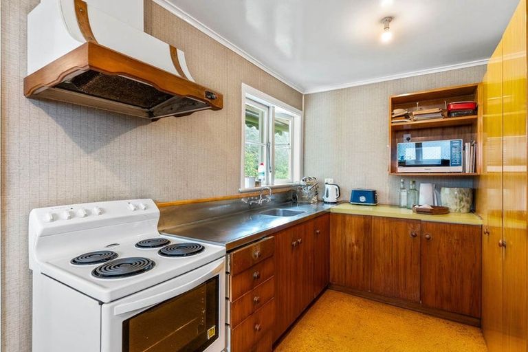 Photo of property in 172 Beach Road, Campbells Bay, Auckland, 0630