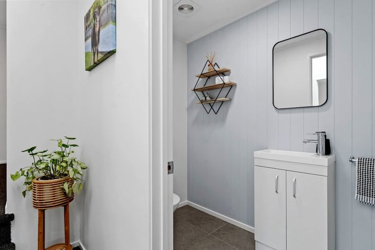 Photo of property in 71 The Circle, Manly, Whangaparaoa, 0930