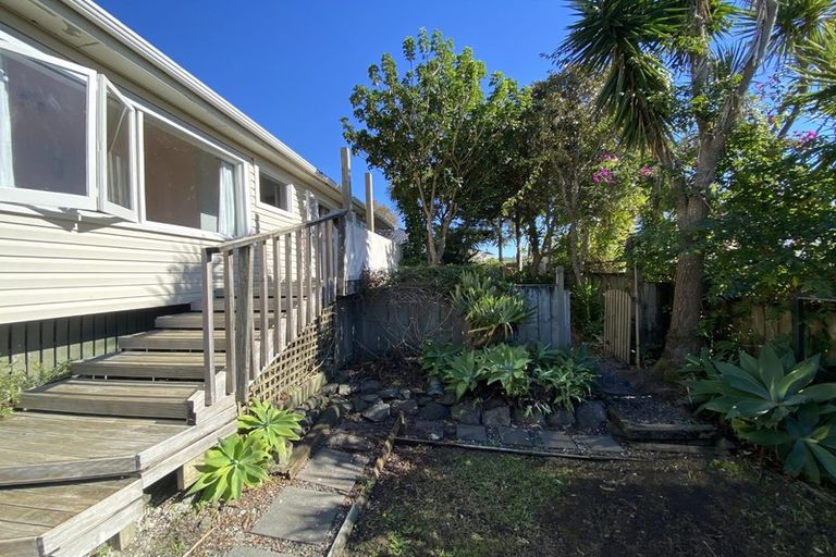 Photo of property in 16b Otanerua Road, Hatfields Beach, Orewa, 0931