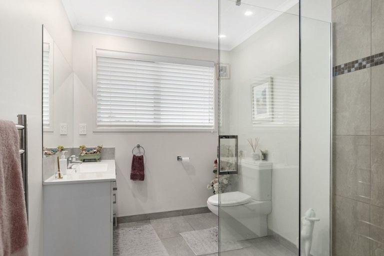 Photo of property in 18 Tranquil Grove, Omokoroa, 3114