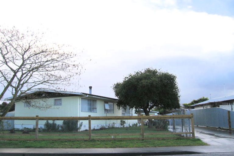 Photo of property in 64 Diaz Drive, Flaxmere, Hastings, 4120