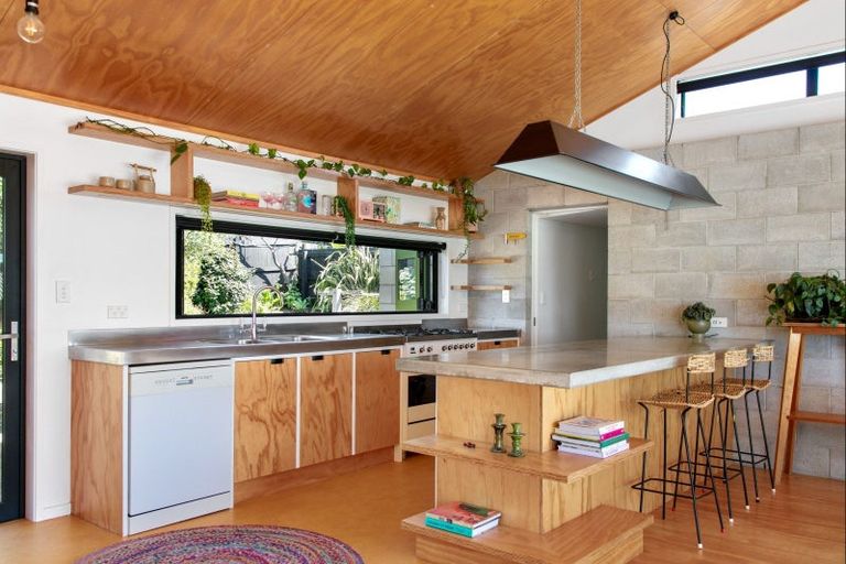 Photo of property in 27 Pare Street, Wainui, Gisborne, 4010