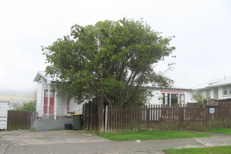Photo of property in 8 Yemen Place, Ascot Park, Porirua, 5024