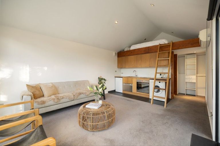 Photo of property in 12 Arran Lane, Jacks Point, Queenstown, 9371