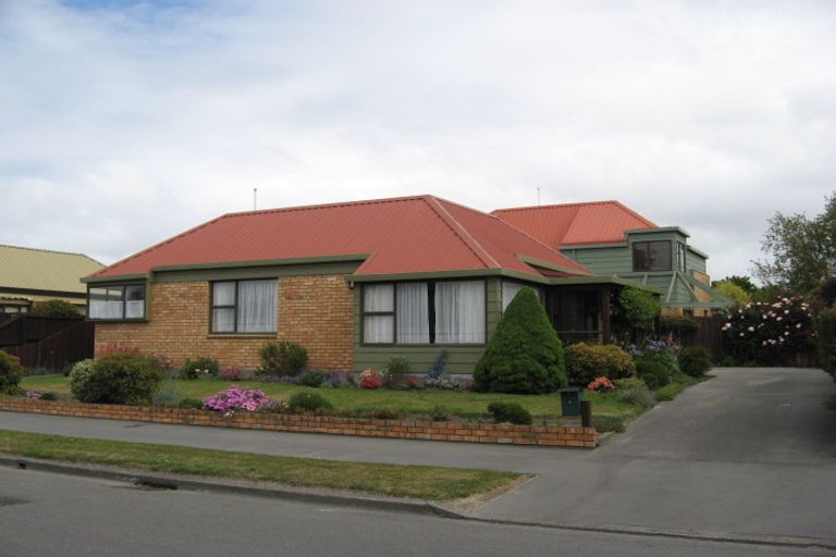 Photo of property in 4a Gatonby Place, Avonhead, Christchurch, 8042