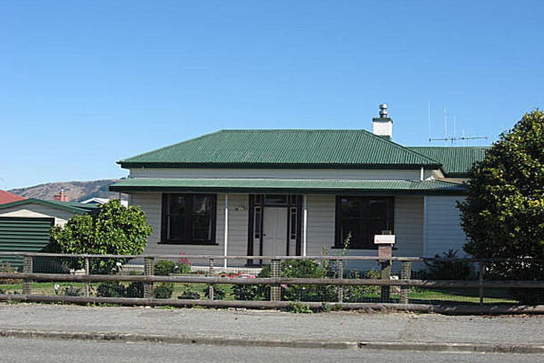 Photo of property in 143 High Street, Waimate, 7924