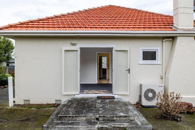 Photo of property in 26 Puriri Terrace, Roslyn, Palmerston North, 4414