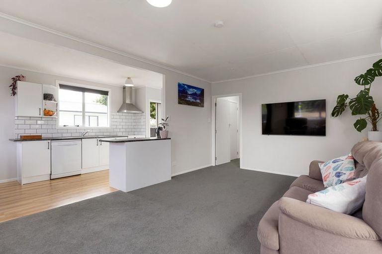 Photo of property in 103 Collins Road, Melville, Hamilton, 3206