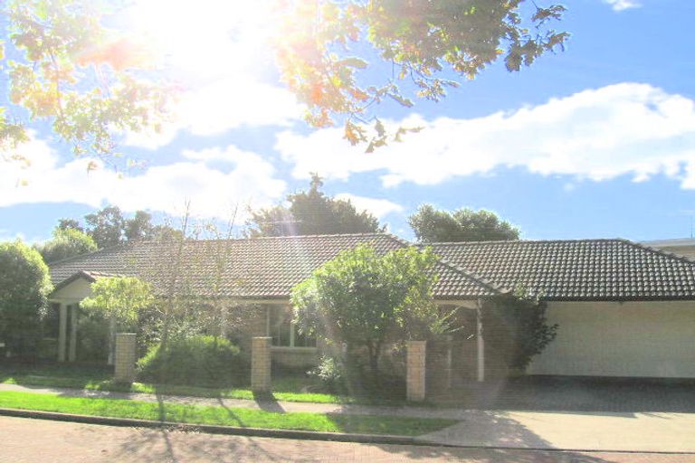 Photo of property in 21 Oakwood Grove, Eastern Beach, Auckland, 2012