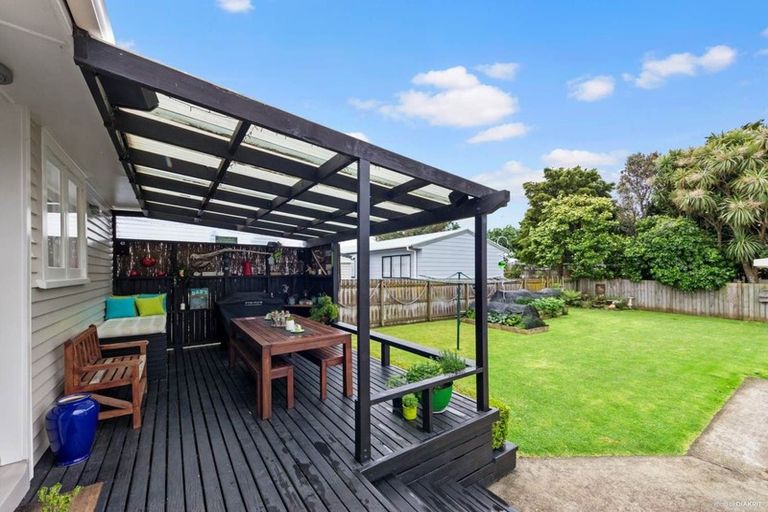 Photo of property in 6 Woodford Avenue, Henderson, Auckland, 0610