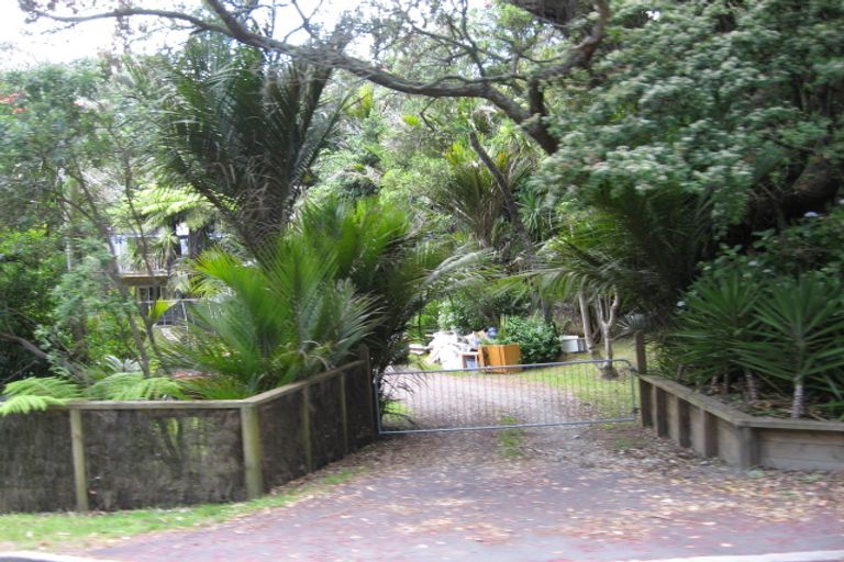 Photo of property in 80 Motutara Road, Muriwai, Waimauku, 0881