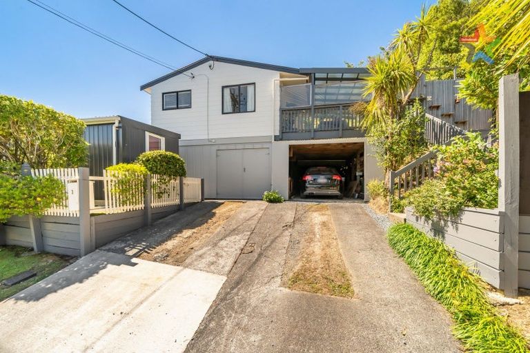 Photo of property in 3 Fraser Street, Wainuiomata, Lower Hutt, 5014