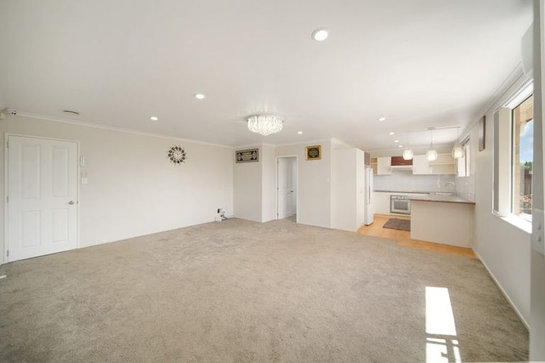 Photo of property in 11 Naylors Drive, Mangere, Auckland, 2022