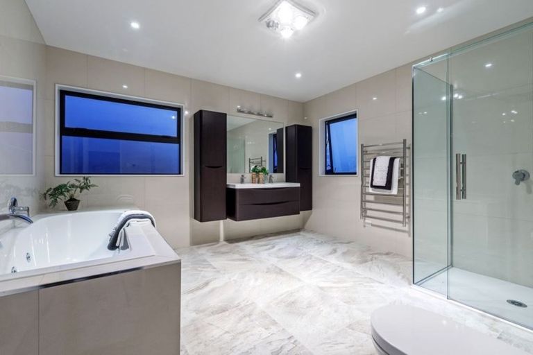 Photo of property in 18 Spyglass Street, Red Beach, 0932