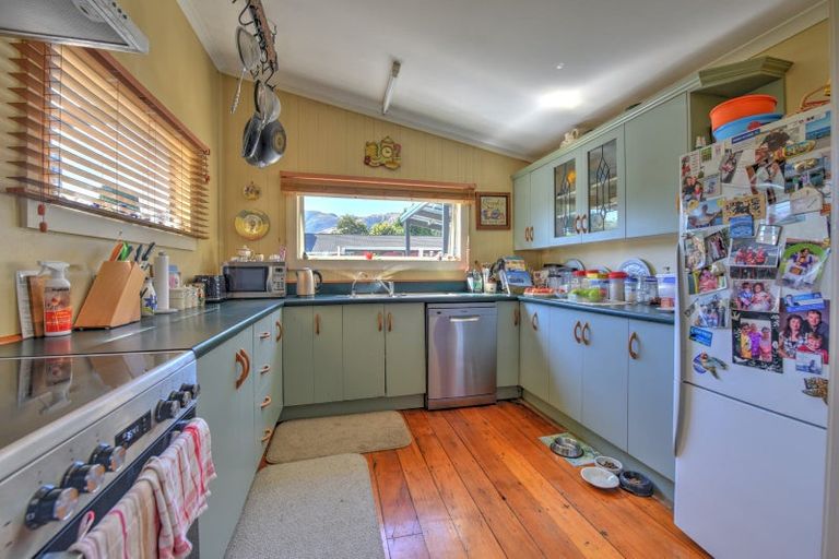 Photo of property in 79 Northumberland Street, Tapanui, 9522