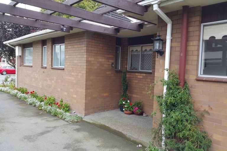 Photo of property in 210 Memorial Avenue, Burnside, Christchurch, 8053