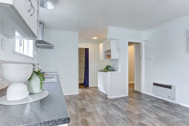 Photo of property in 43 Alma Road, Gonville, Whanganui, 4501