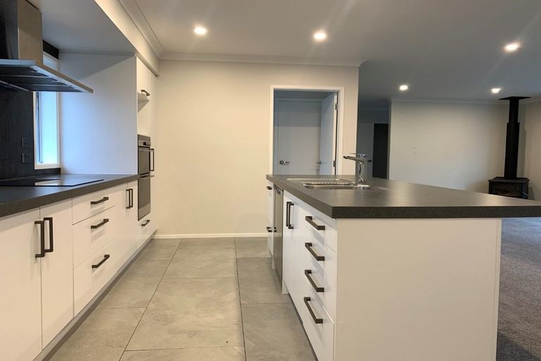 Photo of property in 7b Tawa Street, Waikanae, 5036