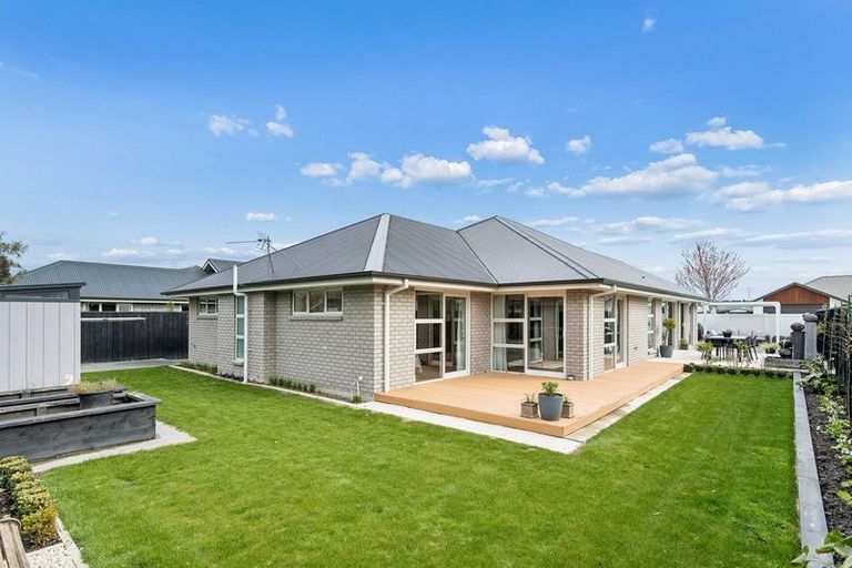 Photo of property in 19 Lewis Close, Rangiora, 7400