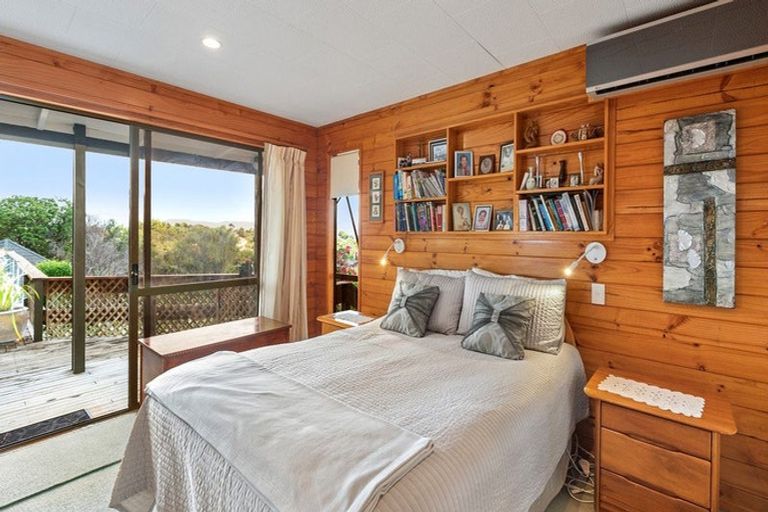 Photo of property in 76 Brick Bay Drive, Sandspit, Warkworth, 0982