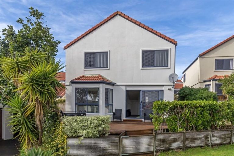 Photo of property in 6c Voyager Drive, Gulf Harbour, Whangaparaoa, 0930