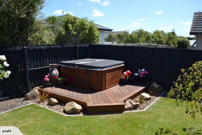 Photo of property in 41 Puhara Avenue, Parklands, Christchurch, 8083