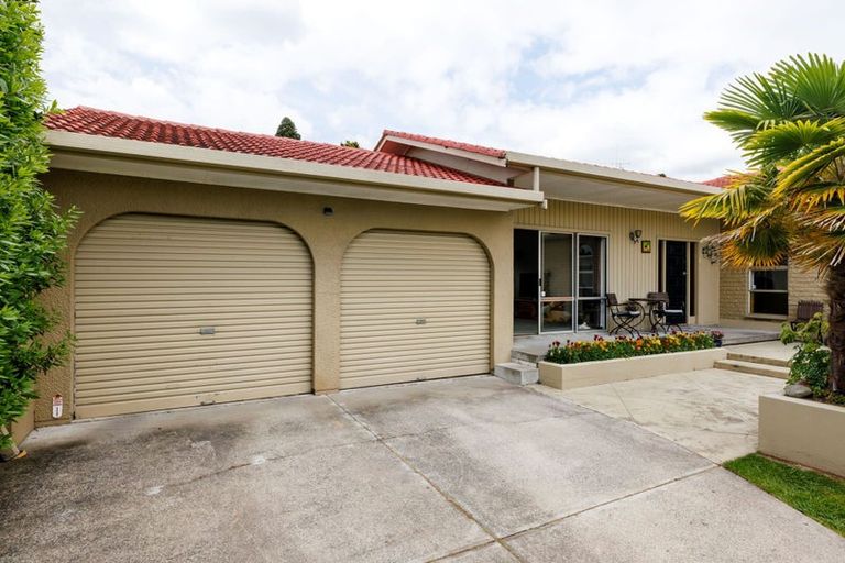 Photo of property in 10 Madill Road, St Andrews, Hamilton, 3200