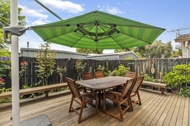 Photo of property in 119a Clevedon Road, Papakura, 2110