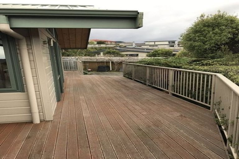 Photo of property in 8a Riverstone Drive, Riverstone Terraces, Upper Hutt, 5018