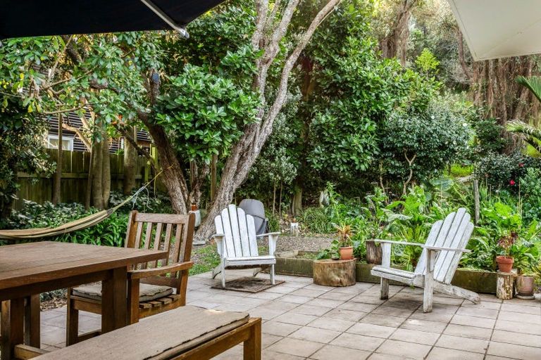 Photo of property in 43 Moana Road, Okitu, Gisborne, 4010