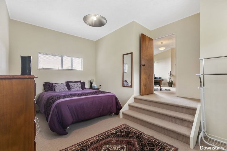 Photo of property in 29 Athena Drive, Totara Vale, Auckland, 0629