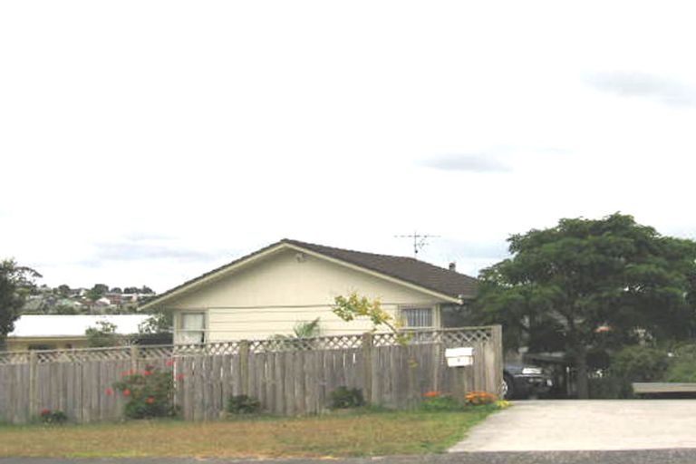 Photo of property in 9 Erica Road, Sunnynook, Auckland, 0620