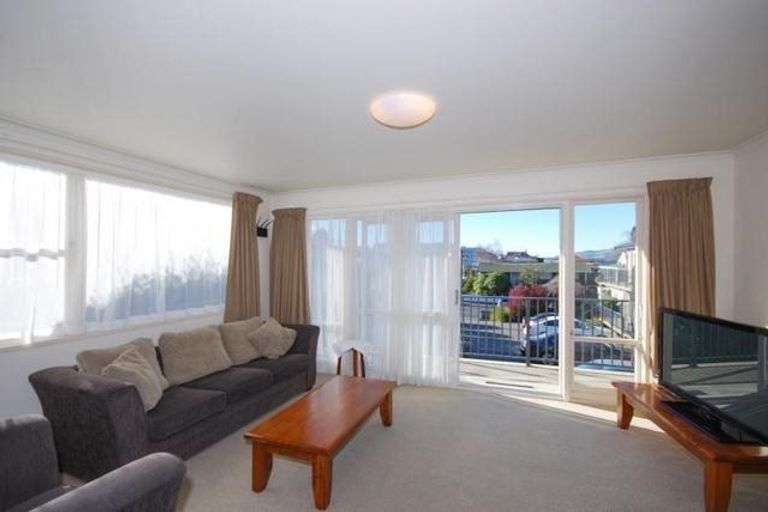 Photo of property in 77 Manor Place, Dunedin Central, Dunedin, 9016