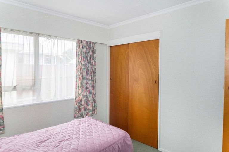 Photo of property in 5 Gladstone Street, Dannevirke, 4930