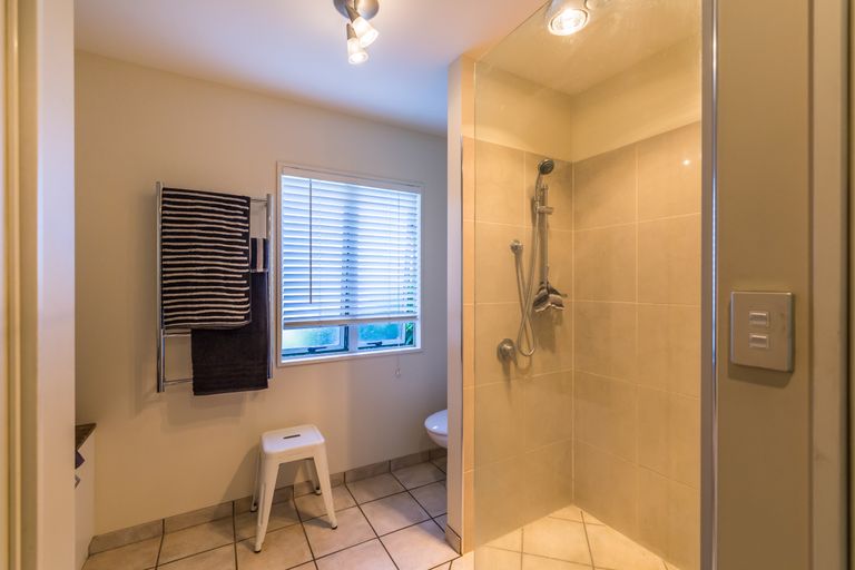 Photo of property in 6 Leabridge Mews, Harewood, Christchurch, 8051