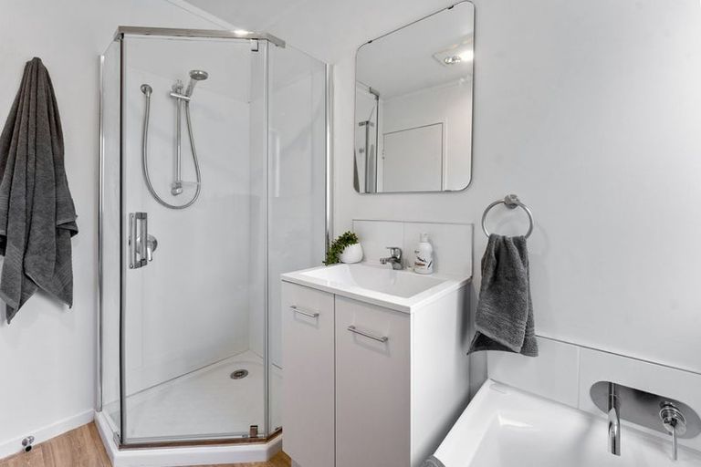 Photo of property in 7 Pureora Place, Clendon Park, Auckland, 2103