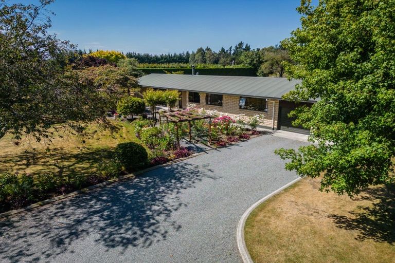 Photo of property in 32 Kerrytown Road, Levels, Timaru, 7975